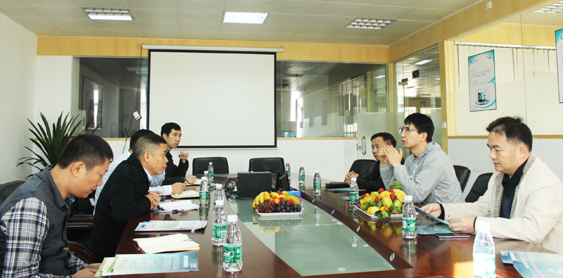 中國動物衛(wèi)生與流行病學中心李鵬博士蒞臨我司考察