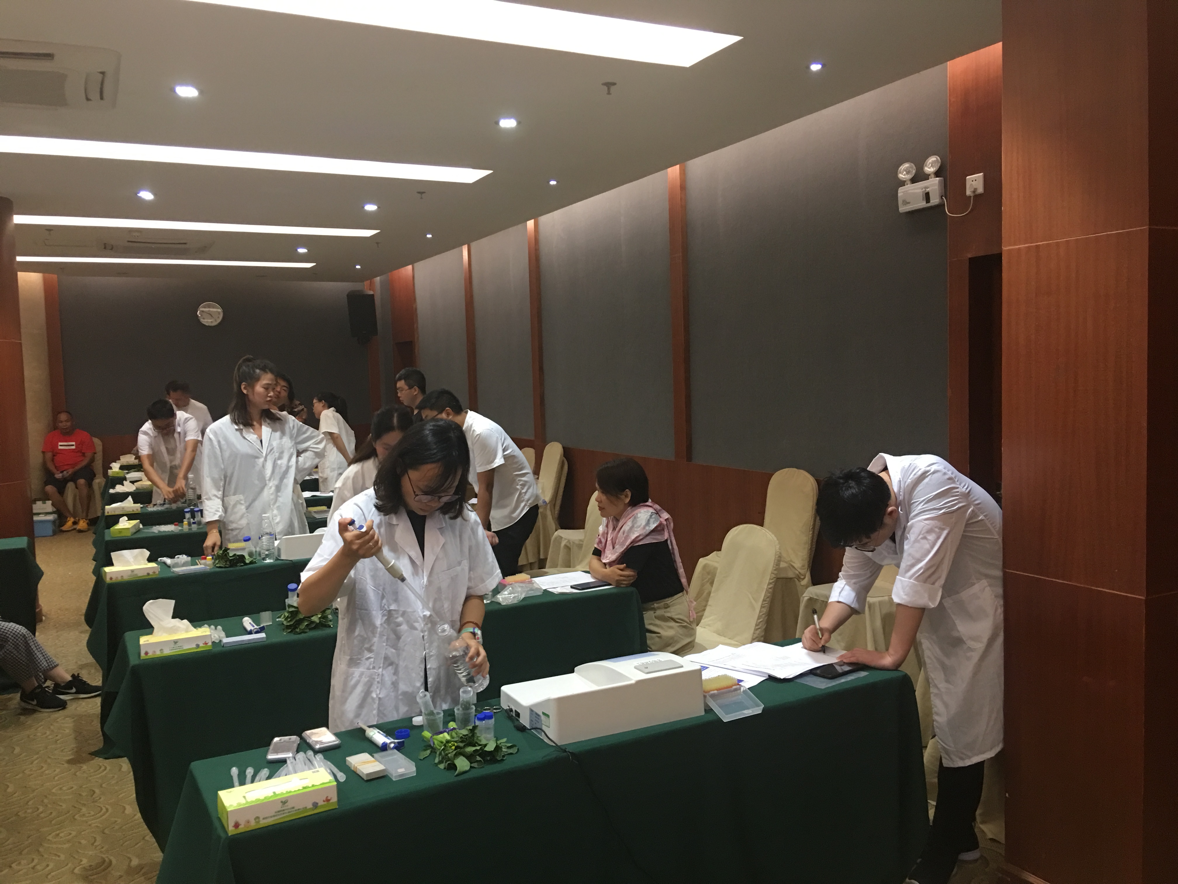 番禺區(qū)農(nóng)產(chǎn)品質(zhì)量安全形式分析會暨農(nóng)產(chǎn)品質(zhì)量安全法規(guī)及業(yè)務技能培訓會圓滿結束